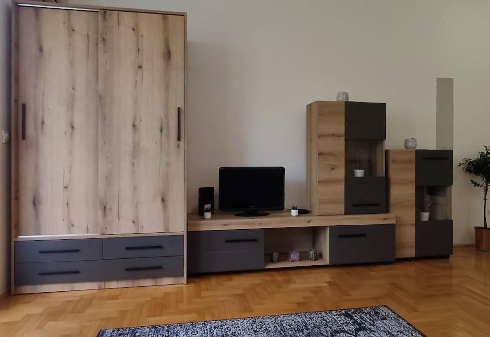 Twenty-one apartman