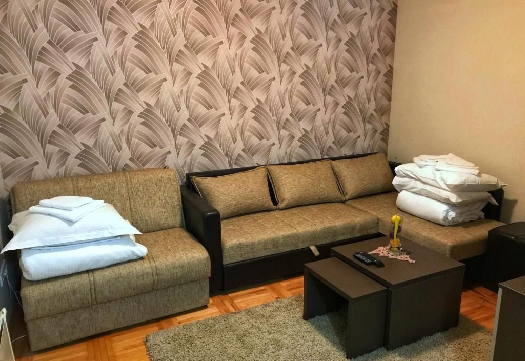 Apartman 33 Kraljevi Čardaci