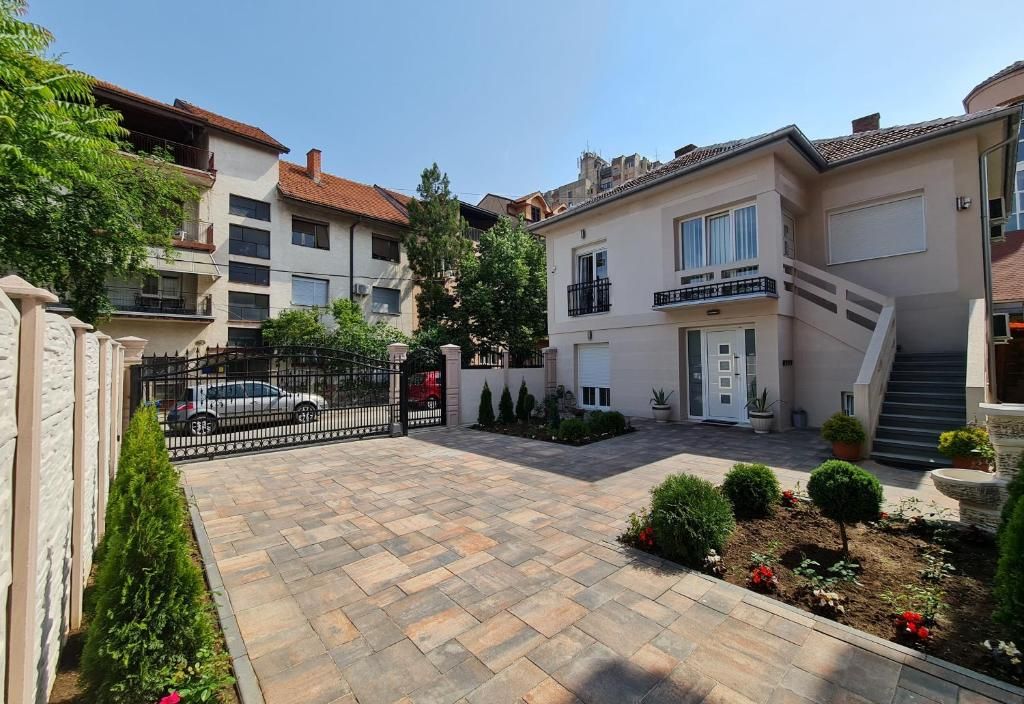 "Astor16" Apartments