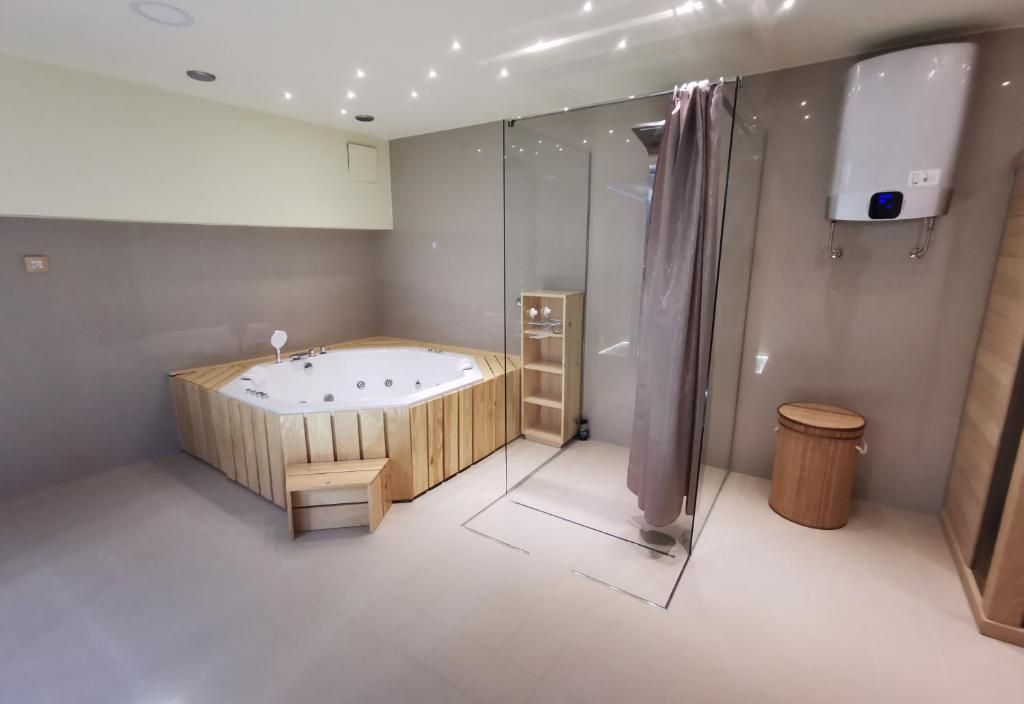 XSpa Apartment cryptocurrency pay available