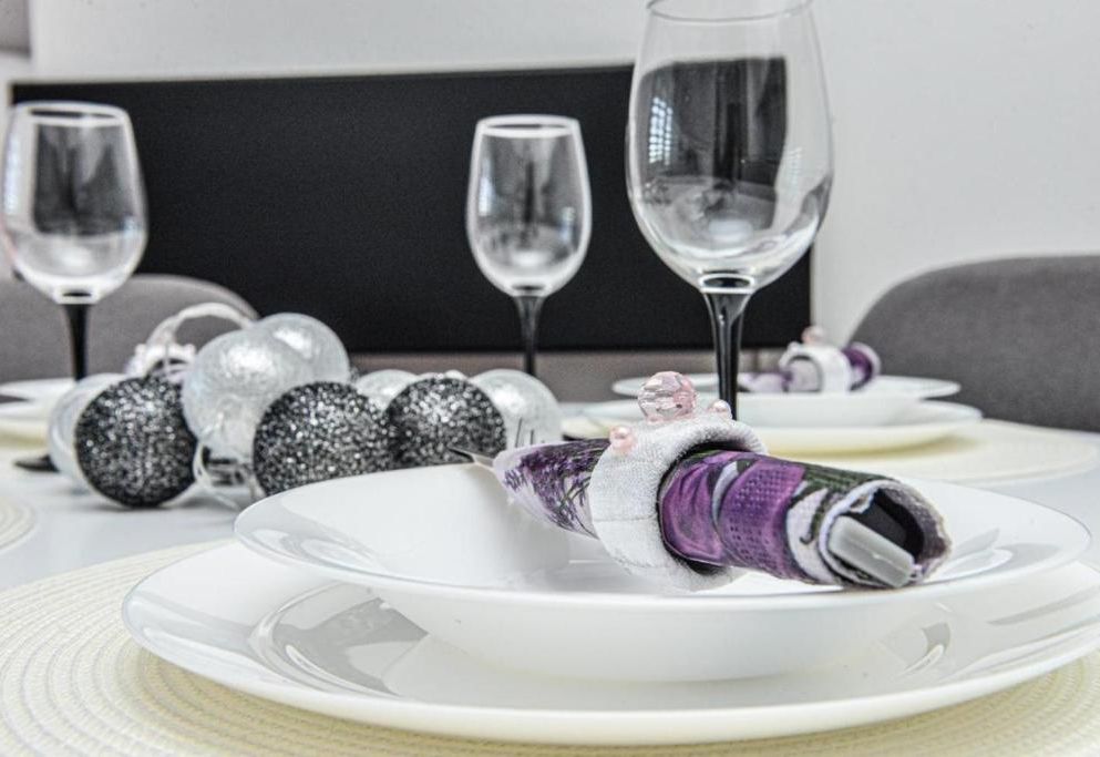 EMA LUX APARTMENTS & Free Parking