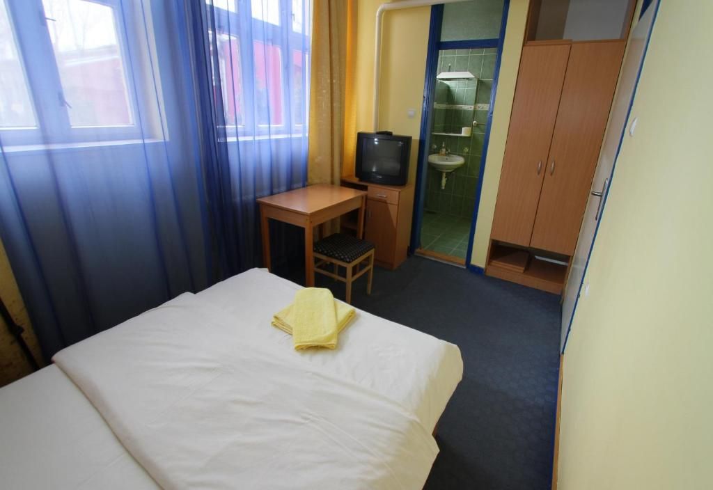 Aleksander A Inn