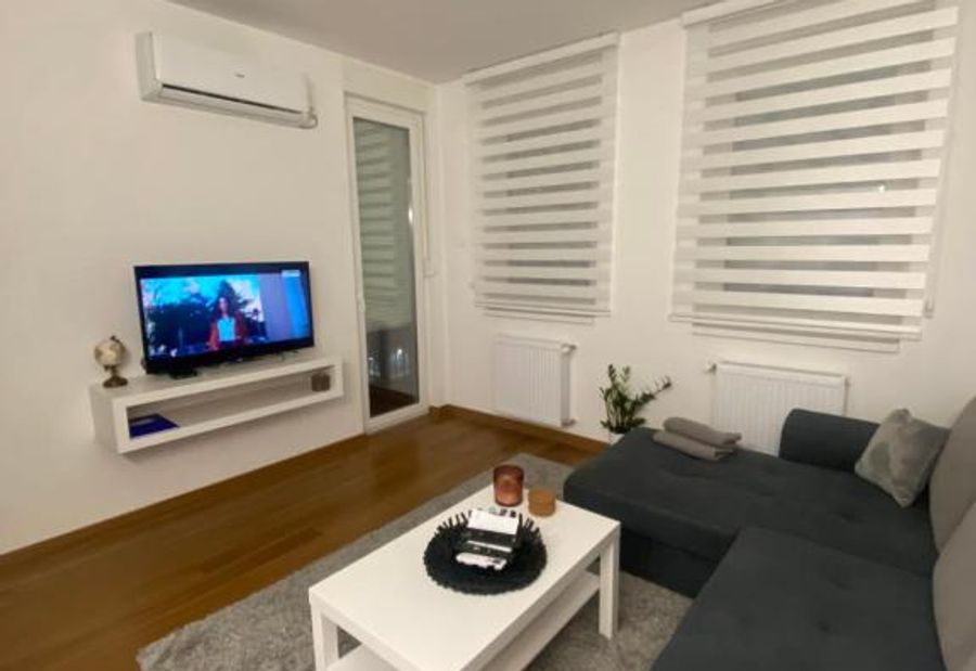 Apartment 212