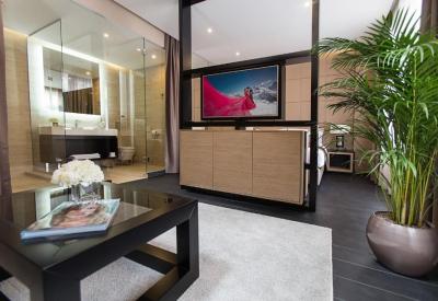 Dominic Smart & Luxury Suites - Republic Square