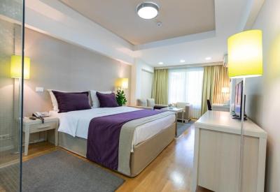 Hotel M