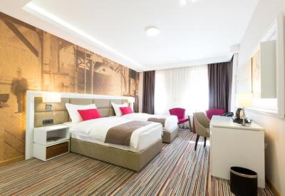 Hotel TESLA - Smart Stay Garni