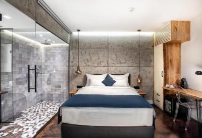 One Luxury Suites