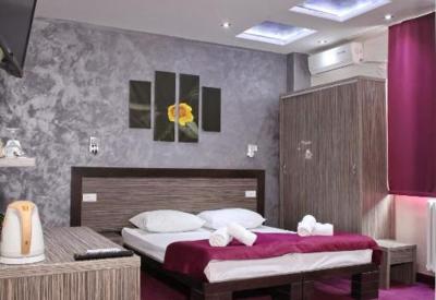 Side One Design Hotel Garni