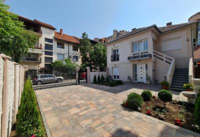 "Astor16" Apartments